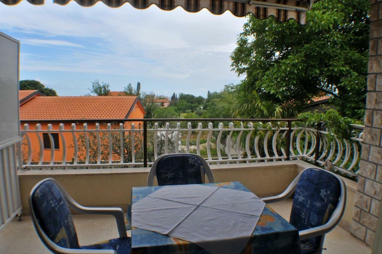 Haus Liliana Hotel Tar-Vabriga Luaran gambar