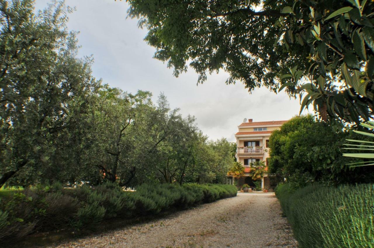 Haus Liliana Hotel Tar-Vabriga Luaran gambar