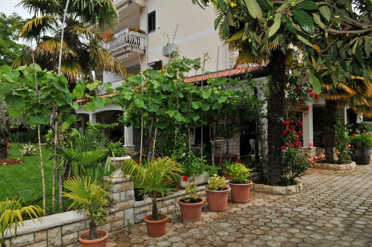 Haus Liliana Hotel Tar-Vabriga Luaran gambar