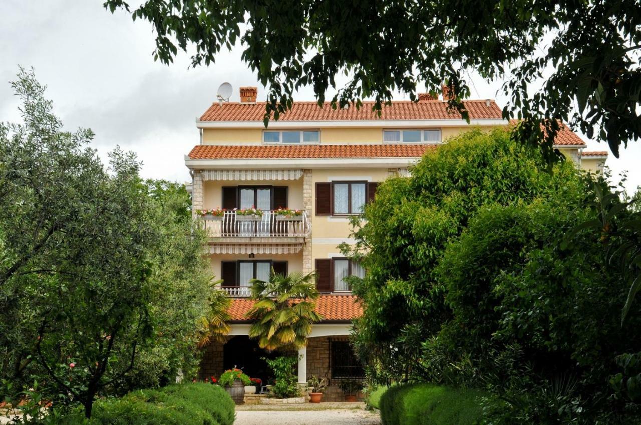 Haus Liliana Hotel Tar-Vabriga Luaran gambar