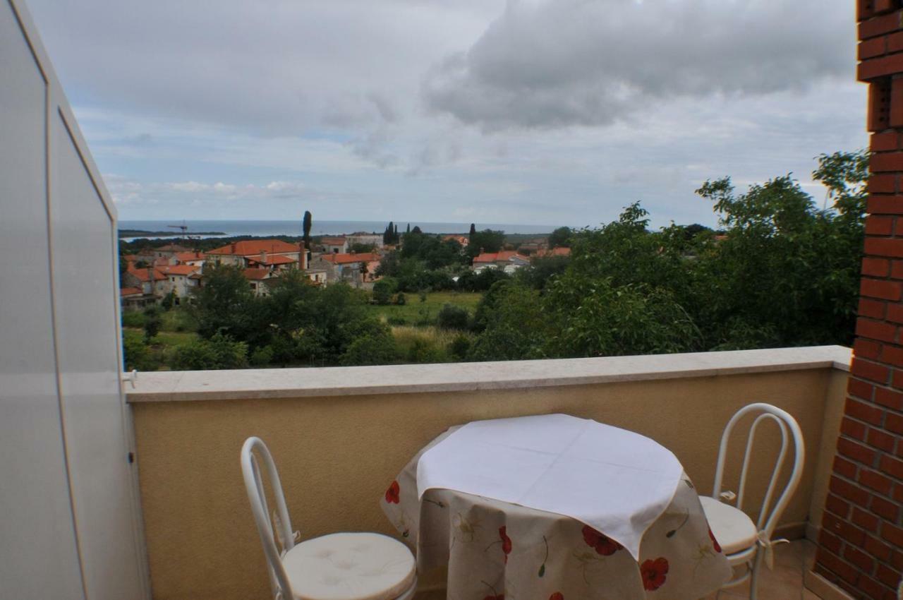 Haus Liliana Hotel Tar-Vabriga Luaran gambar