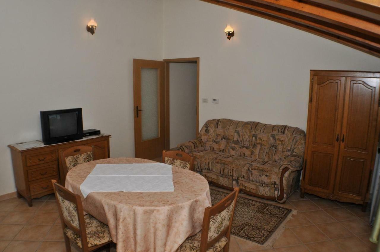 Haus Liliana Hotel Tar-Vabriga Luaran gambar