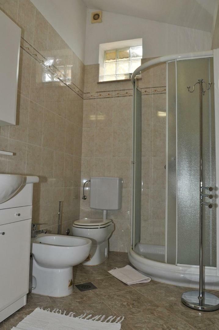 Haus Liliana Hotel Tar-Vabriga Luaran gambar