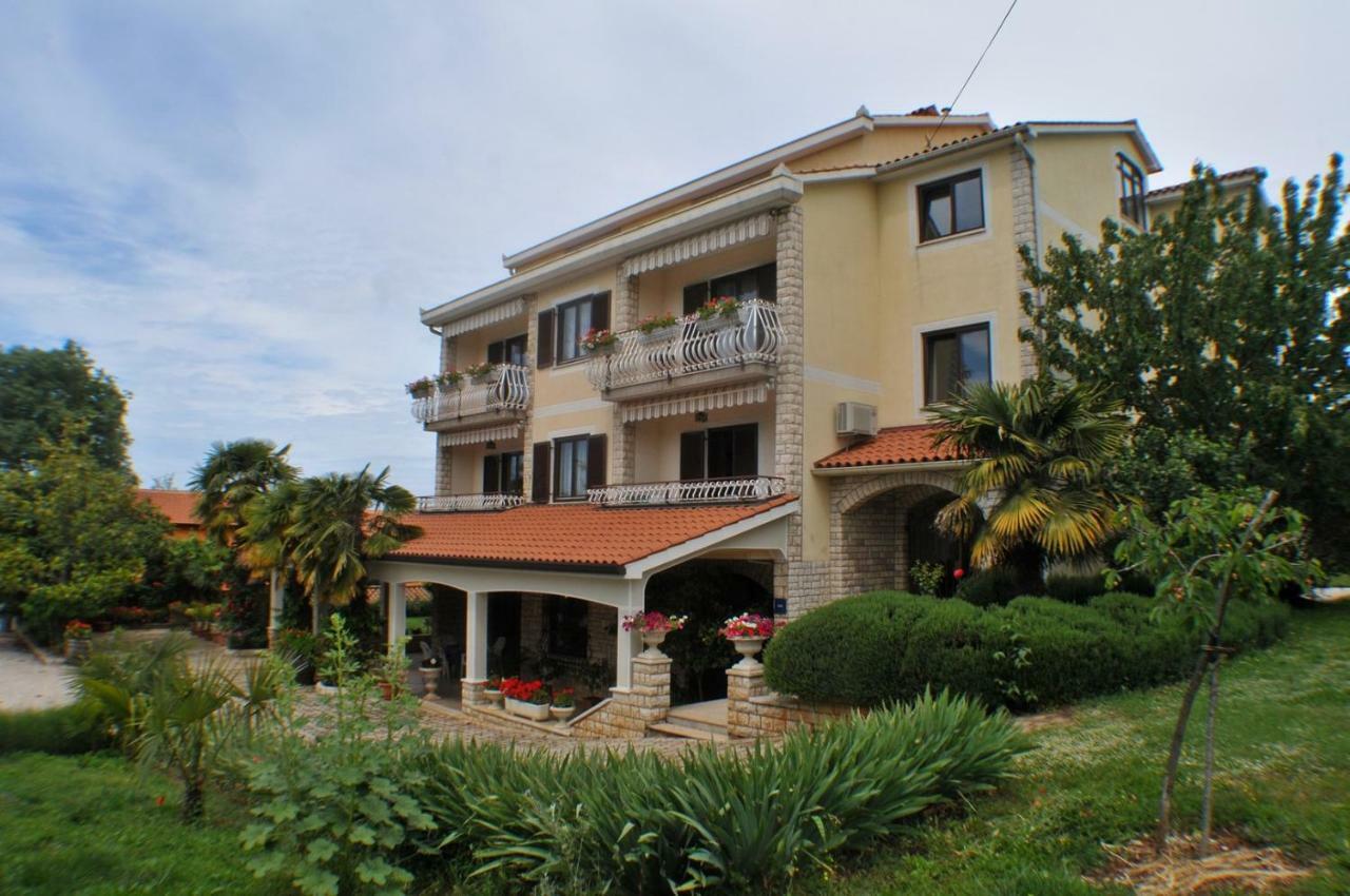 Haus Liliana Hotel Tar-Vabriga Luaran gambar